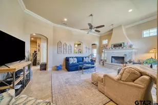 901 Wilcrest Pl, Longview, TX 75604 - Photo 6