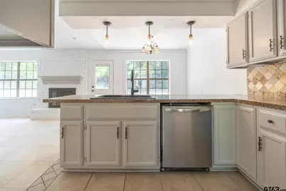 17551 Kristipher Cir, Whitehouse, TX 75791 - Photo 12