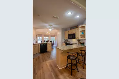 271 Greenbriar Trl, Holly Lake Ranch, TX 75765 - Photo 10