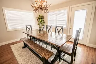 237 Lakeview Cir, Jefferson, TX 75657 - Photo 8
