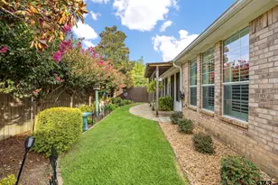 1915 Hollyglen, Tyler, TX 75703 - Photo 32