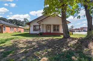 201 N Henry St, Lindale, TX 75771 - Photo 2