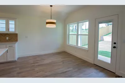 16518 Crossing Cir, Lindale, TX 75771 - Photo 10