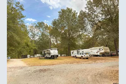 574 Carlock St, Gilmer, TX 75645 - Photo 4