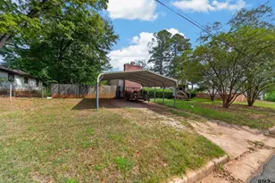 718 Love Ave, Jacksonville, TX 75766 - Photo 4