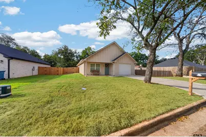 306 W Tarbutton, Troup, TX 75789 - Photo 2