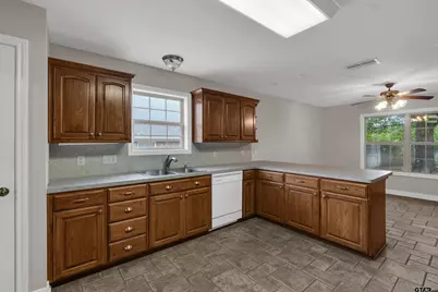 1613 Valley Brook, Longview, TX 75605 - Photo 6