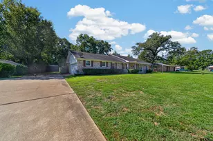 909 John St, Jacksonville, TX 75766 - Photo 4