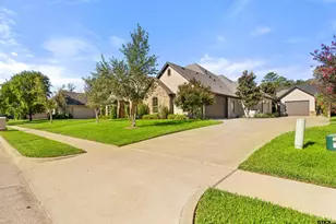 1209 Cambridge Bend, Tyler, TX 75703 - Photo 2