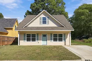 214 W Hurley Ave, Gladewater, TX 75647 - Photo 1