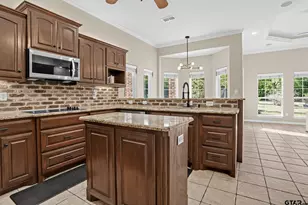 635 Boundry St, Mineola, TX 75773 - Photo 12