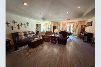 828 Willow Creek, Jacksonville, TX 75766 - Photo 4