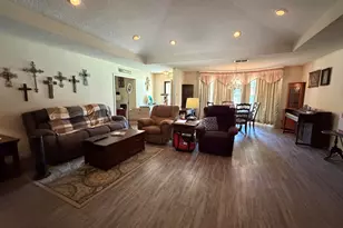 828 Willow Creek, Jacksonville, TX 75766 - Photo 4