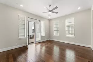 5469 Larkin St, Houston, TX 77008 - Photo 8