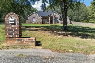 20402 Ashley Cir, Troup, TX 75789 - Photo 2
