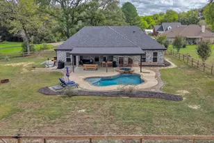 19988 Saddlebrook Dr, Lindale, TX 75771 - Photo 2