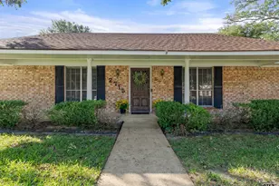 2715 Rockbridge, Tyler, TX 75701 - Photo 2
