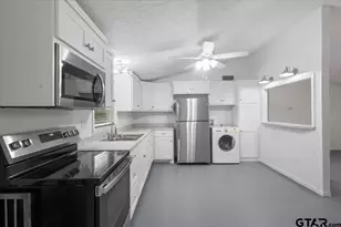 204 Kates St, Troup, TX 75789 - Photo 8