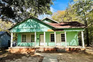 1210 N 10th St, Longview, TX 75601 - Photo 2