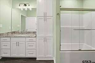 802 S Newsom St, Mineola, TX 75773 - Photo 18
