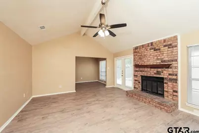 1337 Greenbriar Ln, Lancaster, TX 75134 - Photo 2