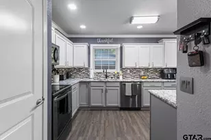 901 Mockingbird Ln, Carthage, TX 75633 - Photo 14