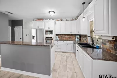 11906 Meadow Creek Dr., Brownsboro, TX 75756 - Photo 10