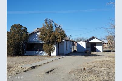 452 S Cochise Avenue - Photo 1