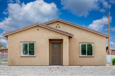 3056 W Emerald Circle, Tucson, AZ 85705 - Photo 1