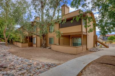 5668 S Wood Crest Drive, Tucson, AZ 85746 - Photo 1