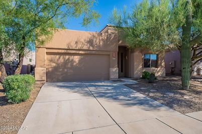 8498 N Sunny Rock Ridge Drive, Tucson, AZ 85743 - Photo 1