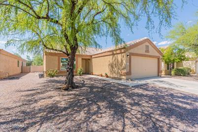 1311 W Desert Dew Place, Oro Valley, AZ 85737 - Photo 1