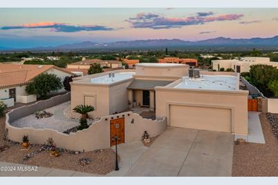 607 S Placita Plenilunio, Green Valley, AZ 85614 - Photo 1