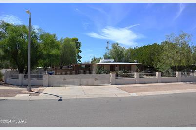 601 W Calle Medina, Tucson, AZ 85756 - Photo 1