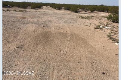 8050 Shadows Desert Lane, Marana, AZ 85653 - Photo 1