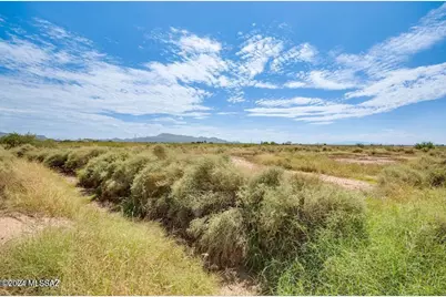 7806 Maggies Farm Lane, Tucson, AZ 85743 - Photo 1
