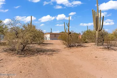 7085 N Featherstone Trail, Tucson, AZ 85743 - Photo 1