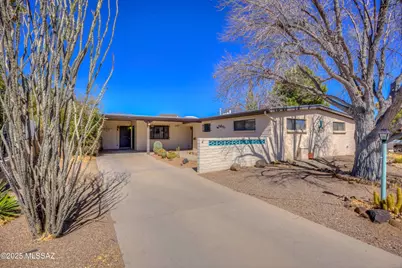 231 E El Limon, Green Valley, AZ 85614 - Photo 1