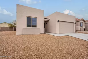 152 E Calle del Capullo, Green Valley, AZ 85614 - Photo 1