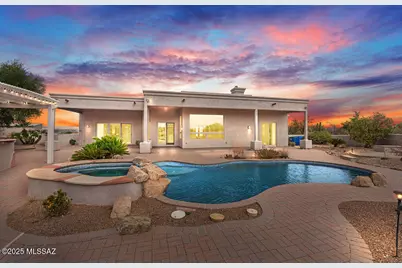 592 E Corte Pasadera Verde, Green Valley, AZ 85614 - Photo 1