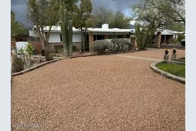 1207 E Smoot Drive, Tucson, AZ 85719 - Photo 1