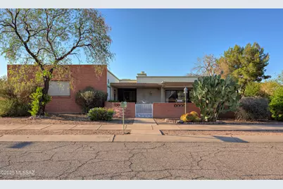 401 E Placita Del Venado, Green Valley, AZ 85614 - Photo 1