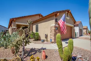 215 W Calle Moncayo, Sahuarita, AZ 85629 - Photo 1