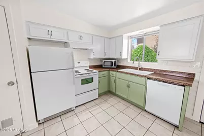 3043 E Blacklidge Drive, Tucson, AZ 85716 - Photo 1