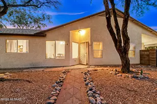 9157 E Autumn Sage St, Tucson, AZ 85747 - Photo 1