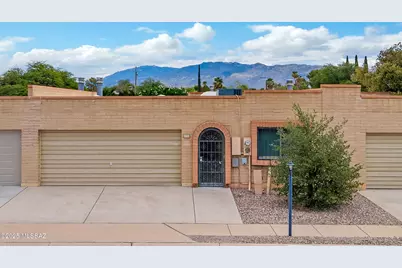 1233 S Oak Park Drive, Tucson, AZ 85710 - Photo 1