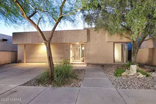 3660 N Royal Prince Ct, Tucson, AZ 85719 - Photo 1