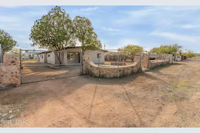 2731 W Mossman Road, Tucson, AZ 85746 - Photo 1