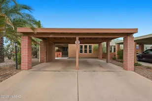 301 N Paseo De Los Conquistadores, Green Valley, AZ 85614 - Photo 1