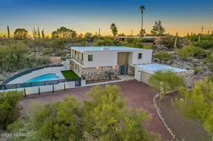 6735 N Camino Padre Isidoro, Tucson, AZ 85718 - Photo 1